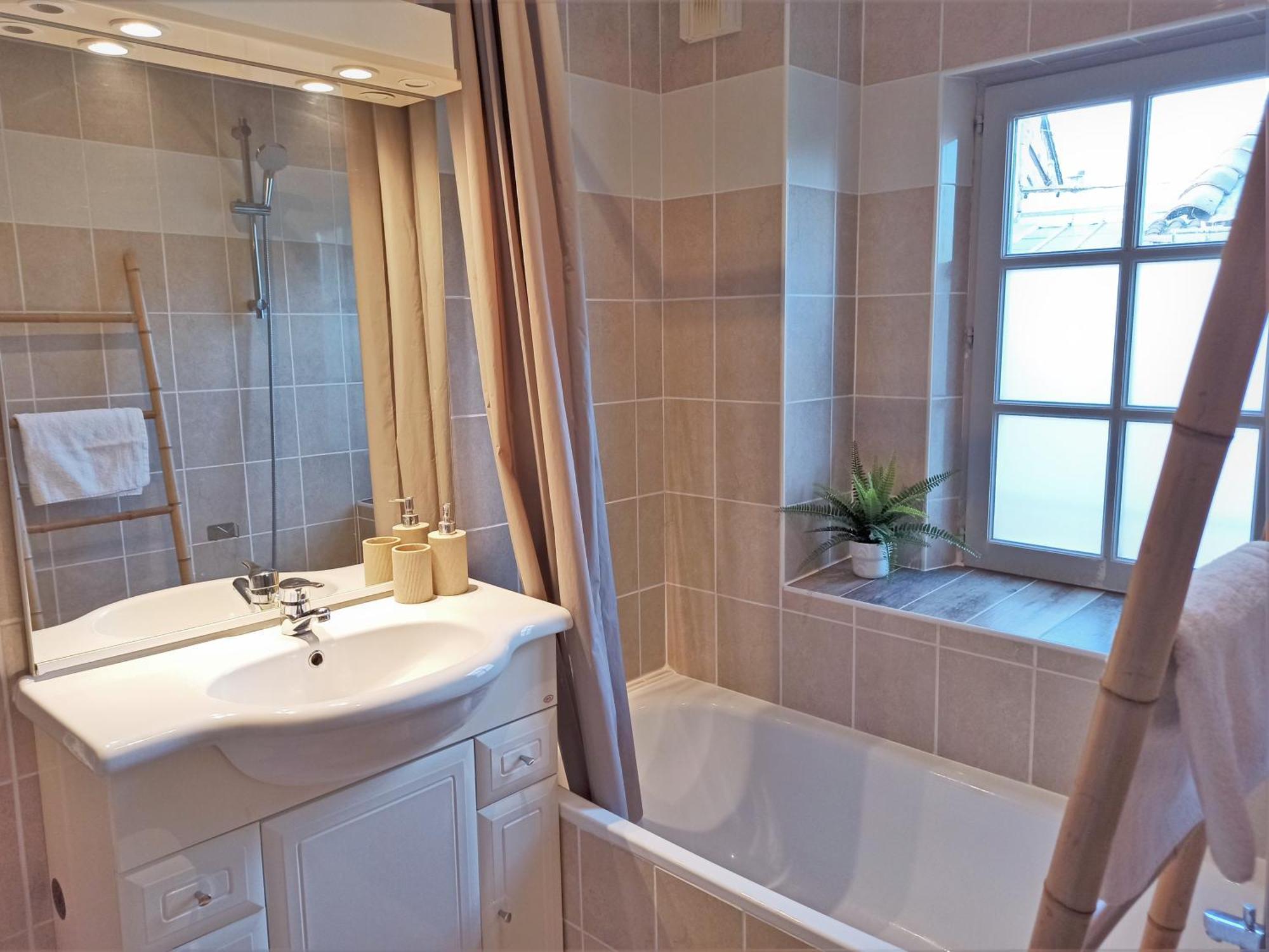 Ac - Quiet - Le Colibri, Bright Duplex Appartement Avignon